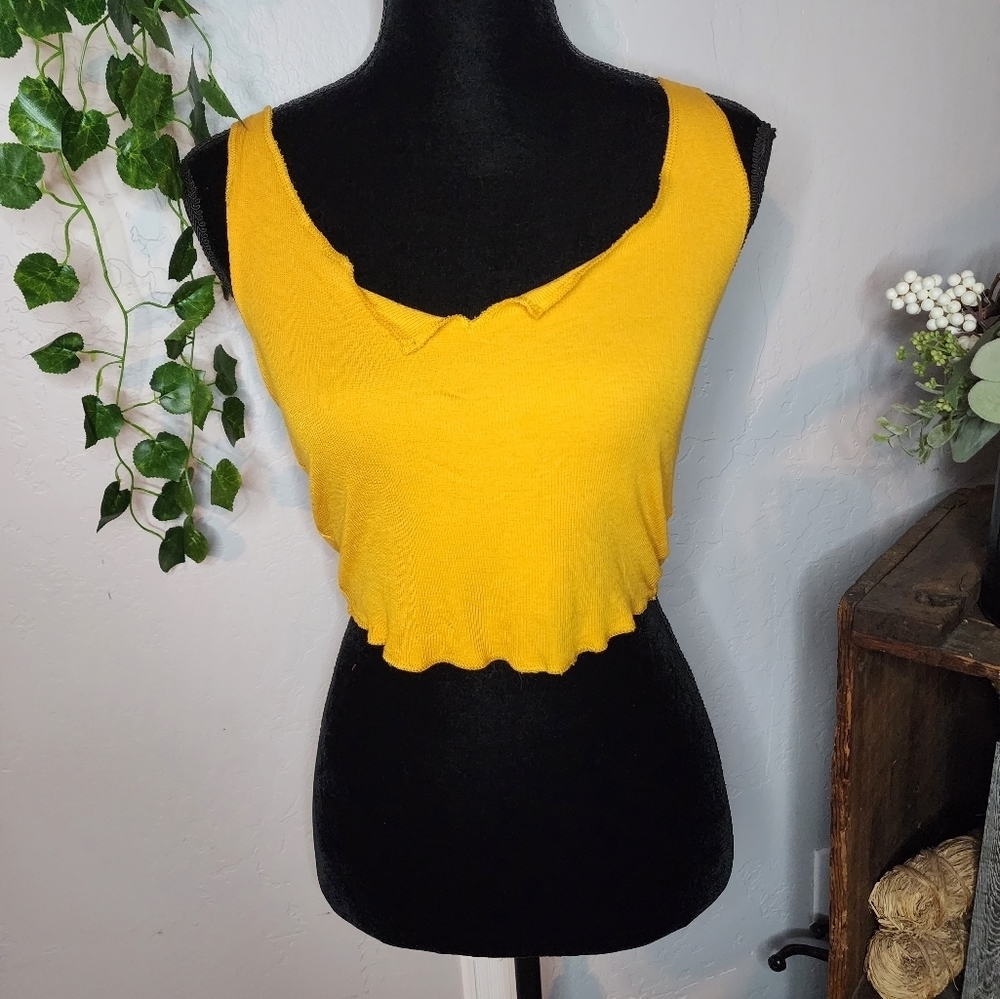 Abound Gold Crop Tank Top‎ Size Medium